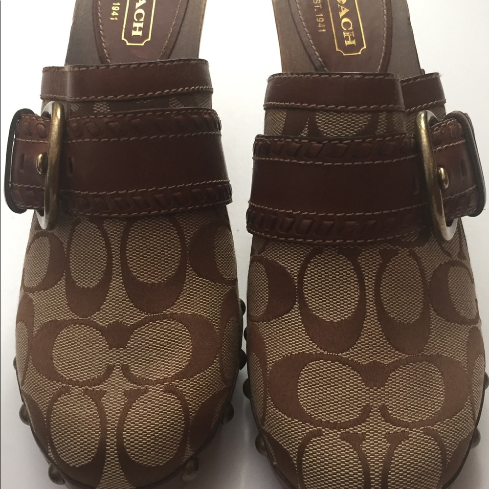 COACH SIGNATURE SHOES